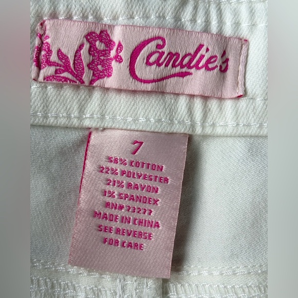 NWT Woman’s 7 Candies White Denim Shorts With Rhinestone Buttons Braided Detail - Picture 4 of 6